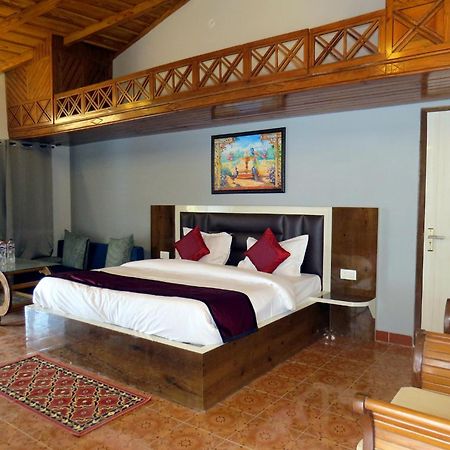 Hotel Haya Palace ナイニタール エクステリア 写真